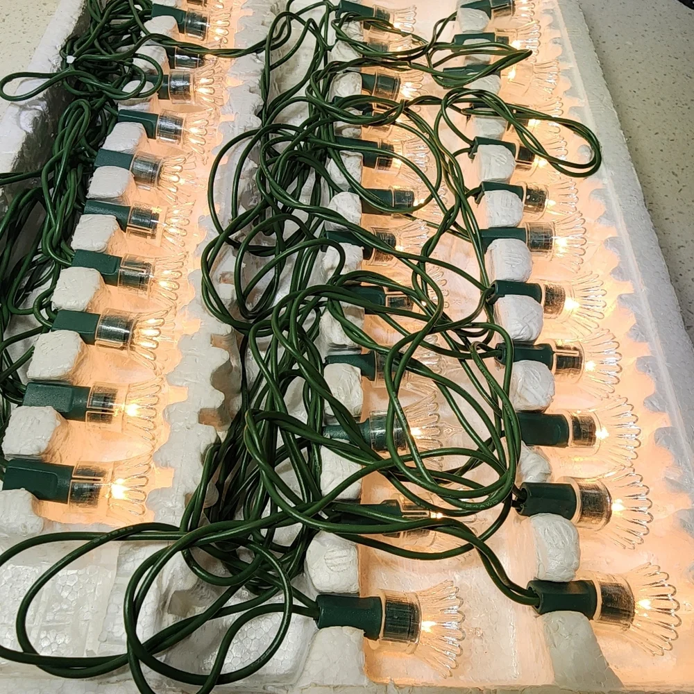 Vintage 35 Light Set With Petal Reflectors In Original Box